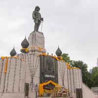 Statue of King Rama VI BANGKOKTHAILAND01 AUGUST 2018 This statue is located in front of Lumphini Park Silom area. on 01 AUGUST 2018 in Thailand. photo