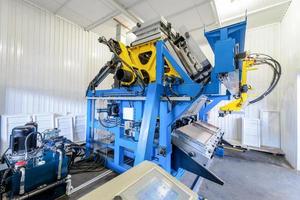 molding and cast press machine for the manufacture of plastic parts using polymers for  refrigerator photo