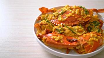 Stir Fried Crab with Curry Powder - Seafood Style video