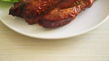 costillas de cerdo a la parrilla con verduras video