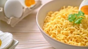 instant noodles bowl with salt egg video