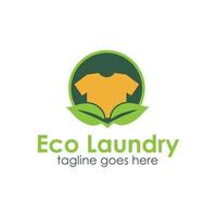 plantilla de diseño de logotipo de lavandería ecológica con concepto de camiseta y hoja. perfecto para negocios, empresa, mercado, móvil, etc. vector