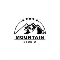 logotipo de la montaña. vectores e ilustraciones.