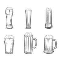 juego de jarra de cerveza. vasos llenos de cerveza con espuma. estilo de grabado. vector