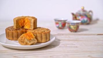 chinese moon cake durian en eigeel smaak voor mid-herfst festival video