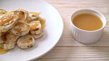 Grills Sliced Banana with Caramel Sauce video