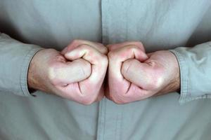 brahma mudra. gesto de la mano yóguica. espiritualidad de la mano yoga hindú del gesto de los dedos. foto