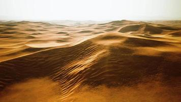 Sonnenuntergang über den Sanddünen in der Wüste. Death Valley, USA video