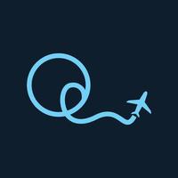 letra q con avión volar viaje transporte logotipo icono vector ilustración diseño
