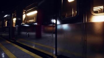 estação de trem de metrô velha vazia video