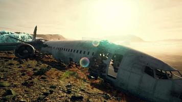 plane crashed on a mountain video