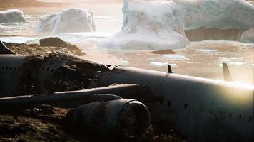old broken plane on the beach of Iceland video