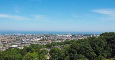 Vista aérea de Edimburgo desde Calton Hill foto