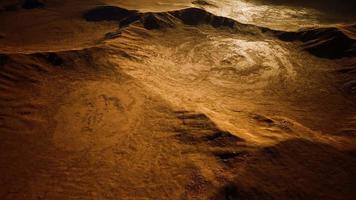 Vista aérea ficticia del suelo marciano del desierto marciano video