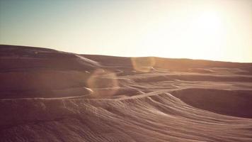 belles dunes de sable dans le désert du sahara video