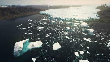 panoramisch uitzicht op grote gletsjer in alaska video