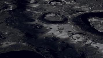 surface de la lune avec de nombreux cratères video