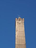 torre asinelli en bolonia foto