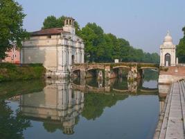 antiguas vías fluviales y villas en padua padova en veneto, norte foto