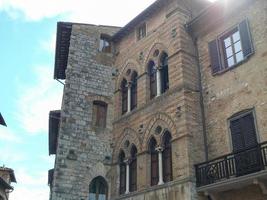 vista de la ciudad de san gimignano foto