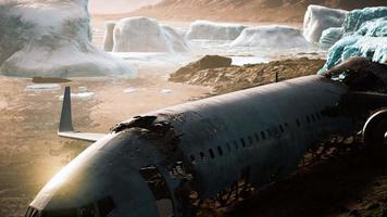 old broken plane on the beach of Iceland video