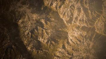 vista erial dall'alto del canyon di roccia rossa video