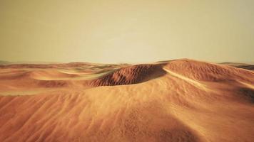 pôr do sol sobre as dunas de areia no deserto. vale da morte, eua video