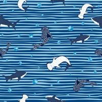 tiburones de patrones sin fisuras sobre fondo de rayas azul blanco. lindo estampado con cabeza de martillo, ballena, tiburón blanco y burbujas. vector