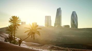 rascacielos de la ciudad en el desierto foto