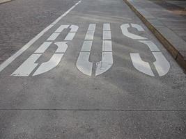 señal de parada de autobús foto