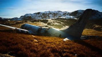 plane crashed on a mountain photo