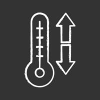 icono de tiza de control de clima. regulación de la temperatura. termómetro con flechas hacia arriba y hacia abajo. ilustración de pizarra de vector aislado