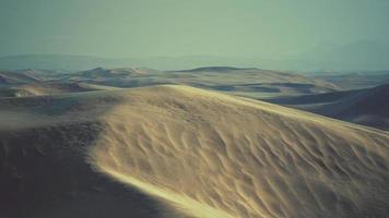 vista de agradables dunas de arena en el parque nacional sands dunes foto