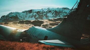 plane crashed on a mountain photo