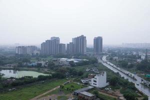 vista aérea del paisaje de la autopista dwarka, vista de una ciudad recién construida. foto