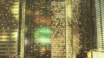solnedgång i skyskraporna på Manhattan video