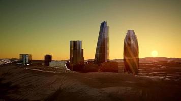 gratte-ciel de la ville dans le désert video