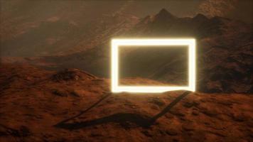 portale al neon sulla superficie del pianeta Marte con polvere che soffia video