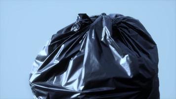close-up de um saco plástico para resíduos de lixo video