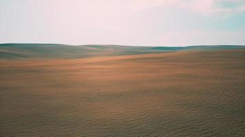 antena de dunas de arena roja en el desierto de namib foto