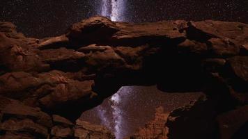 vía láctea en el parque de piedra natural el gran cañón foto