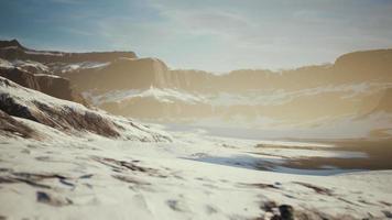 rochers et collines sous la neige video