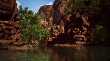 lac powell à une journée ensoleillée en été video