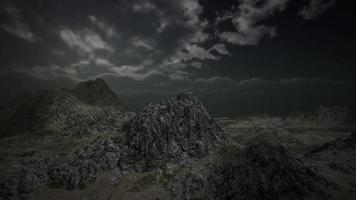 vue de la montagne dans une tempête video