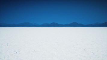 geweldig natuurlijk landschap van zoutvlakten video