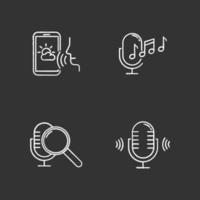 conjunto de iconos de tiza de solicitud de sonido. idea del sistema de control de voz. tecnología de reconocimiento de voz. Aplicaciones controladas por voz. micrófonos, parlantes, aplicación de pronóstico. Ilustraciones de vector pizarra