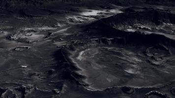 superficie lunar con muchos cráteres foto
