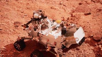 mars rover perseverancia explorando el planeta rojo. elementos proporcionados por la nasa. foto