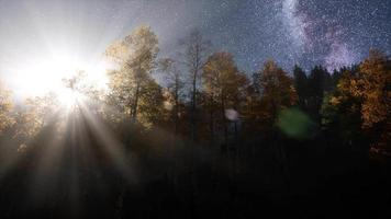 Milchstraßensterne mit Mondlicht video