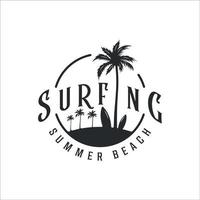 surf beach logo vintage vector ilustración plantilla icono diseño. paraíso con palmeras o cocoteros símbolo creativo con tipografía de estilo retro
